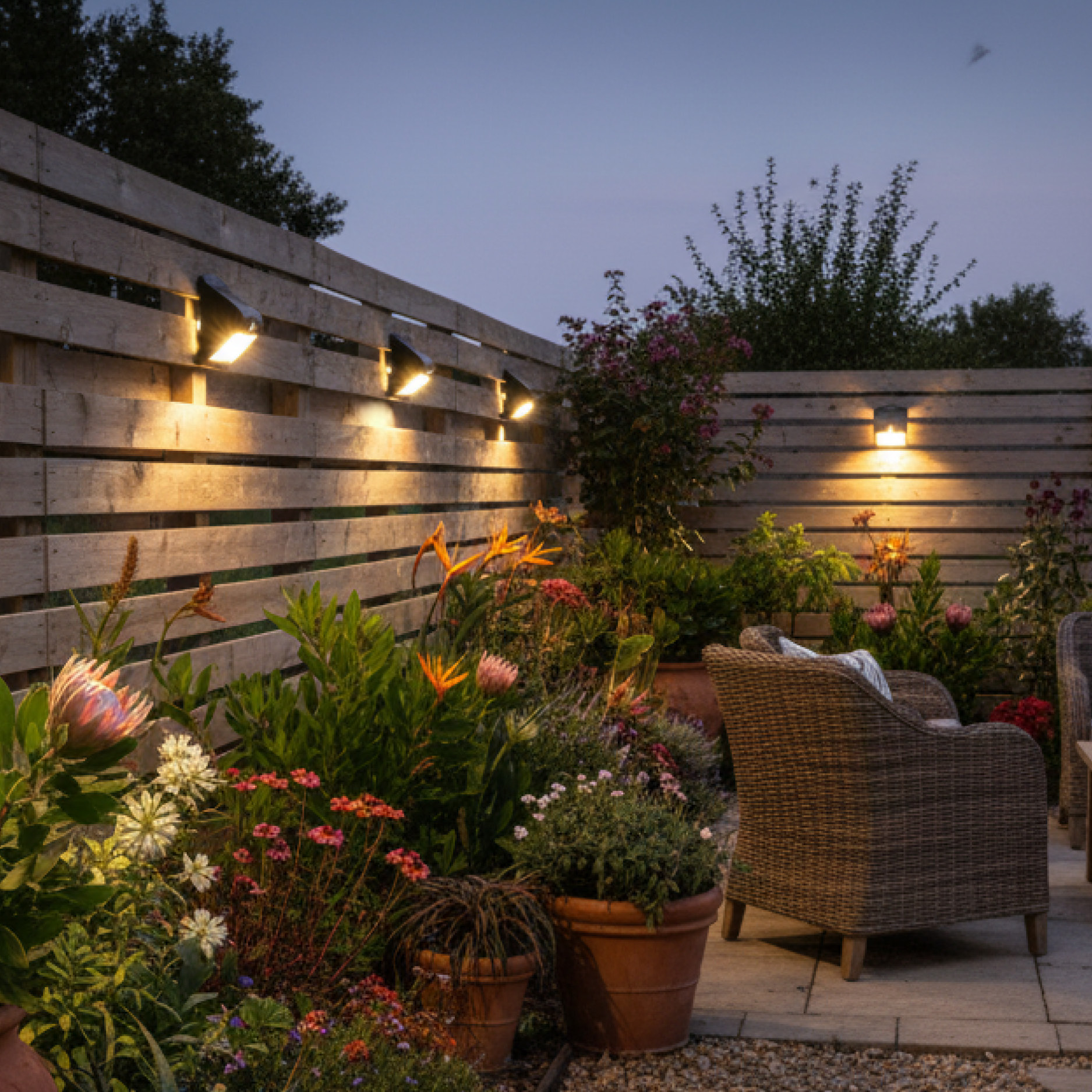 WALL FITTING SOLAR LED 1.5W IP65 3000K/6000K BLACK - SLT201